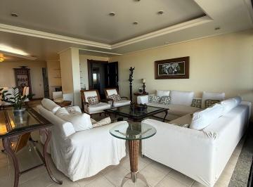 Apartamento · 220m² · 4 Quartos · 4 Vagas · Grande oportunidade - Apartamento Alto Padrão com 220m² e 4 suítes no Rio Vermelho