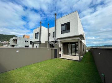 Casa · 115m² · 3 Quartos · 2 Vagas · Casa com 3 Quartos e Suíte a 5 Minutos da Praia da Cachoeira do Bom Jesus