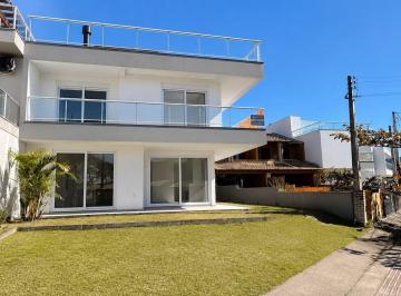 Casa · 161m² · 3 Quartos · 1 Vaga · Linda Casa Próxima do Mar de Garopaba