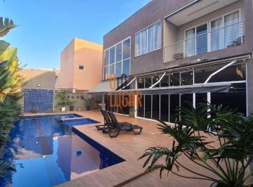 Casa · 450m² · 4 Quartos · 4 Vagas · Um Lugar Imoveis aluga: Casa semi-mobiliada com 4 suites sendo uma master com closet, sacada e hidro