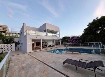Casa · 230m² · 3 Quartos · 4 Vagas · Casa de Condomínio para venda em Campo Largo de 230.00m² com 3 Quartos, 1 Suite e 4 Garagens