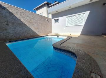 0 · Casa à venda com 4 suítes, piscina e excelente padrão de acabamento.