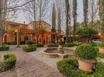 c7fe2a438c955fe0db4ada7868a7d4b97e02a2e8 · Casa com 7 quartos à venda, 2000 m² - Condomínio Quinta da Baroneza - Bragança Paulista/SP