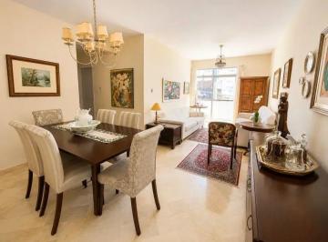 54360cd2df1f655e6ca496e4b9da14911aabe241 · Apartamento com 3 quartos e mobiliado no Centro de Florianópolis.