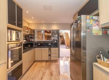 Casa · 150m² · 3 Quartos · 2 Vagas · Sobrado reformado e moderno com 3 quartos, suíte com varanda gigante, área gourmet completa, edícula
