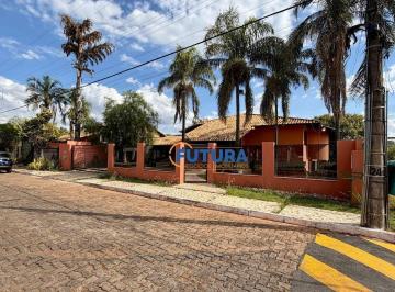8d3949420ea3aece0fa60f7f56d464656e64fc04 · Casa com 3 Suites Reformada no Cond. Ville de Montagner