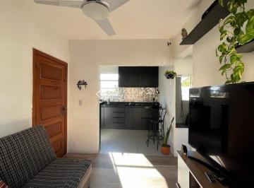 Apartamento · 48m² · 2 Quartos · 1 Vaga · Apartamento reformado de 2 quartos com 1 vaga à venda no bairro Camaquã em Porto Alegre