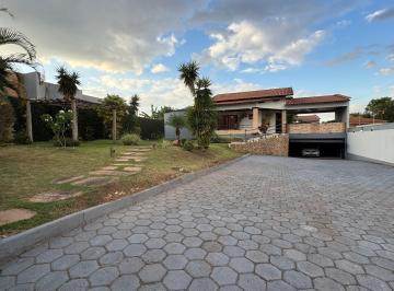Casa de 4 quartos, Águas Claras · Arniqueiras|600m²|4quartos|1suíte|Escritório|Lavabo|Piscina|Sauna|DCE|Quadra poliesportiva