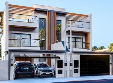 Casa · 270m² · 4 Quartos · 2 Vagas · Sobrado Único em Itapoá a 100m do mar - Imperdível.