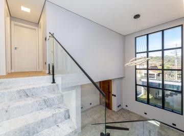 Casa de 3 quartos, Colombo · Sobrado novo com 3 quartos em Colombo.
