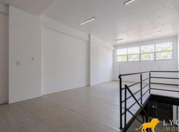 Comercial · 110m² · Loja Comercial com Ampla Vitrine e 110 m² na Av. Independência