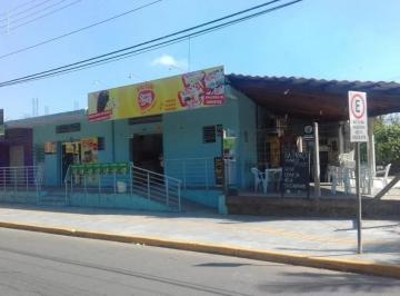 Comercial · 618m² · OPORTUNIDADE! Ponto comercial com 03 lojas