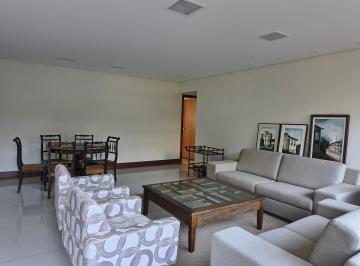 Apartamento de 3 quartos, Brasília · Apartamento reformadíssimo 106 norte nobre localiuzação