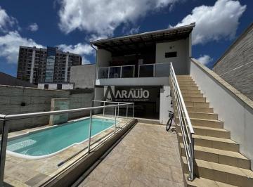 Casa · 113m² · 3 Quartos · 3 Vagas · Sobrado com piscina e 3 dormitórios à venda no bairro Sao Vicente em Itajaí