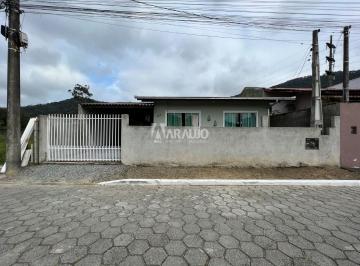 Casa · 60m² · 2 Quartos · 3 Vagas · Casa com 2 dormitórios no bairro Espinheiros em Itajaí
