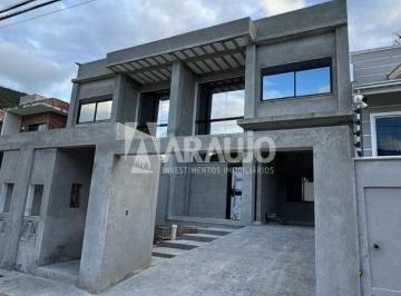 Casa · 169m² · 3 Quartos · Sobrado com 3 suítes à venda no bairro Ressacada em Itajaí