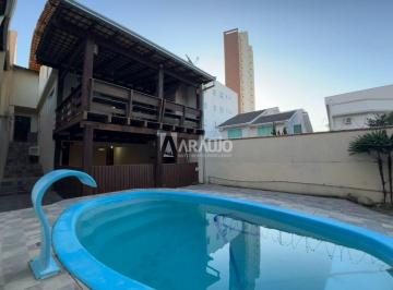 Casa · 125m² · 3 Quartos · 2 Vagas · Sobrado com 1 suíte + 2 dormitórios e piscina no bairro Fazenda em Itajaí