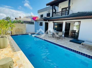 Casa · 290m² · 3 Quartos · 4 Vagas · Casa em Peruíbe