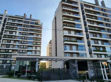 Apartamento de 3 quartos, Curitiba · Próximo Confeitaria Saint Germain. 1ª Locação.