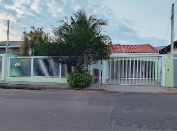 Casa · 190m² · 3 Quartos · 4 Vagas · Casa 3 Quartos com 1 Suíte e 190m² - Jóquei Clube