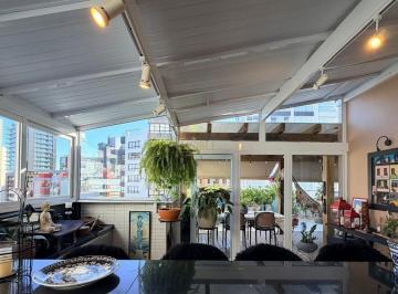 Apartamento · 181m² · 3 Quartos · 1 Vaga · Cobertura nas Quatro praças a venda