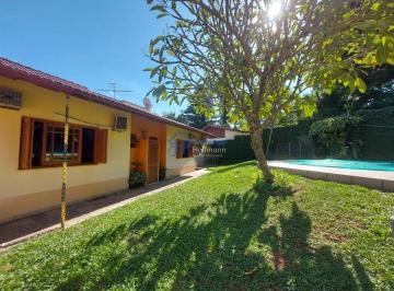 Casa · 180m² · 4 Quartos · 4 Vagas · Casa à venda em Novo Hamburgo, Rondonia, com piscina privativa e closet