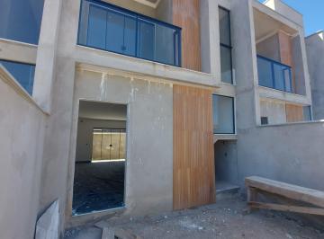 Casa · 2 Quartos · 2 Vagas · SOBRADO EM BALNEÁRIO PIÇARRAS