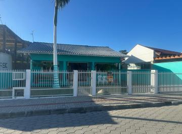 Casa · 3 Quartos · 1 Vaga · Casa Ampla sozinha no Terreno