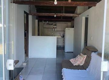 Casa · 2 Quartos · 1 Vaga · Casa no Centro de Penha