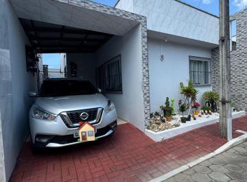 Casa · 2 Quartos · 1 Vaga · CASA EM BALNEÁRIO PIÇARRAS