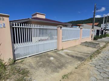 Casa · 300m² · 2 Quartos · 2 Vagas · Residência em Penha