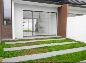 Casa · 2 Quartos · 2 Vagas · Sobrado próximo ao Parque Beto Carrero