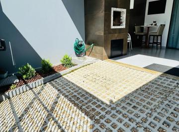 Casa · 1 Vaga · Sobrado no Centro de Piçarras