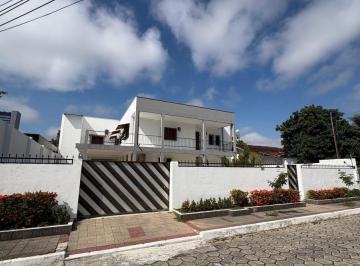 Casa de 4 quartos, Manaus · Casa de 800 m² com 4 quartos à venda em Chapada