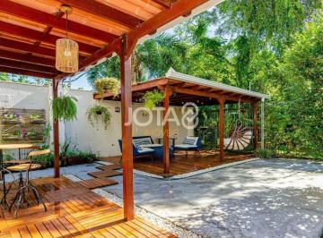 Casa · 197m² · 5 Quartos · 2 Vagas · Casa à venda - em Ecoville