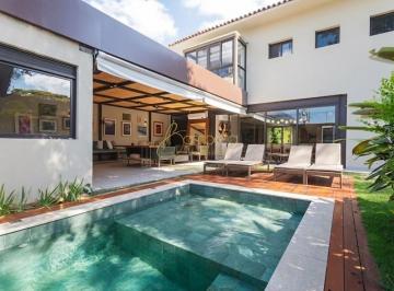 Casa · 330m² · 5 Quartos · 3 Vagas · Maravilhosa Casa Com 5 Dormitórios Em Rua Fechada Na Cidade Jardim. Um Verdadeiro Achado!