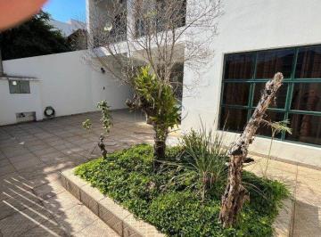 Casa · 255m² · 3 Quartos · SOBRADO COM 3 QUARTOS - Domingues
