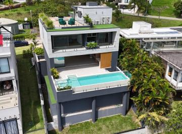 Casa · 526m² · 4 Quartos · 6 Vagas · Gênesis II · Única com 19m de frente, elevador e rooftop com vista para reserva ecológica