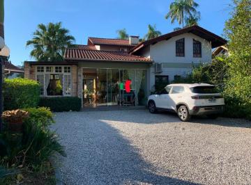 Casa · 263m² · 4 Quartos · 5 Vagas · Casa à venda no bairro Guarani - Brusque/SC