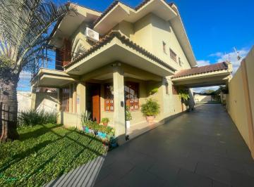 Casa · 210m² · 4 Quartos · Casa 4 Dormitórios Proximo ao Colegio Militar