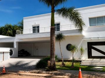 Casa em Condomínio de Alto Padrão 1.200 m² (aprox. de área construída) - São Paulo II - Cotia - SP - Foto [0] · Casa em Condomínio de Alto Padrão 1.200 m² (aprox. de área construída) - São Paulo II - Cotia - SP