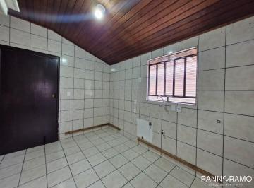 Casa · 195m² · 5 Quartos · 5 Vagas · Casa com 5 dormitórios para alugar, 195 m² por R$ 3.873/mês - Passo Manso - Blum