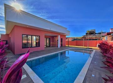 Casa · 208m² · 2 Quartos · 4 Vagas · Casa Térrea à Venda no Ninho Verde II | Estrutura para Sobrado | Piscina