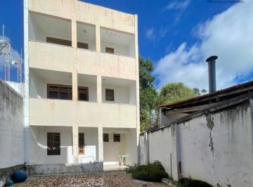 FAXADA · 🏡 CASA TRIPLEX À VENDA – LOCALIZAÇÃO CENTRAL