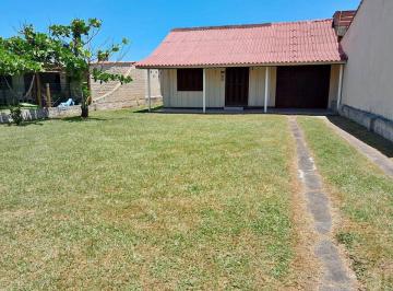 Casa · 2 Quartos · 3 Vagas · Casa de 2 dormitórios em quintão