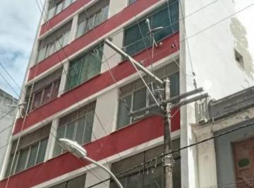 Apartamento · 68m² · 2 Quartos · 2/4, dependência, área de servi