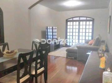 Casa · 215m² · 3 Quartos · 3 Vagas · Sobrado a Venda no Jardim Las Vegas em Santo André