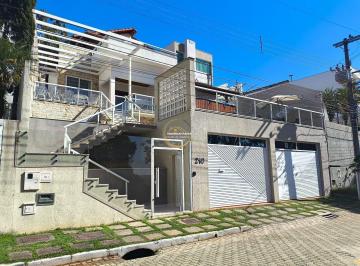 Casa · 350m² · 4 Quartos · 3 Vagas · Casa em Condomínio em Granville, Juiz de Fora/MG