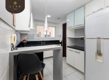 Apartamento · 95m² · 3 Quartos · 3 Vagas · Apartamento mobiliado para locação com 03 quartos e 03 vagas de garagem no bairro Água Verde, em Cur