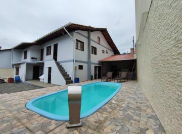 Casa · 245m² · 3 Quartos · 2 Vagas · Vendo Casa com Piscina no Bairro Fortaleza